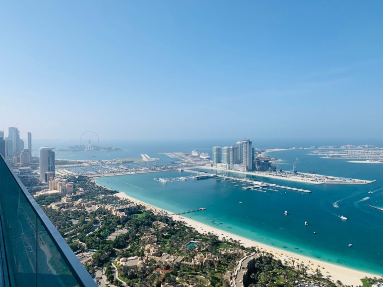Dubai ist eine boomende Metropole und immer eine Reise wert.