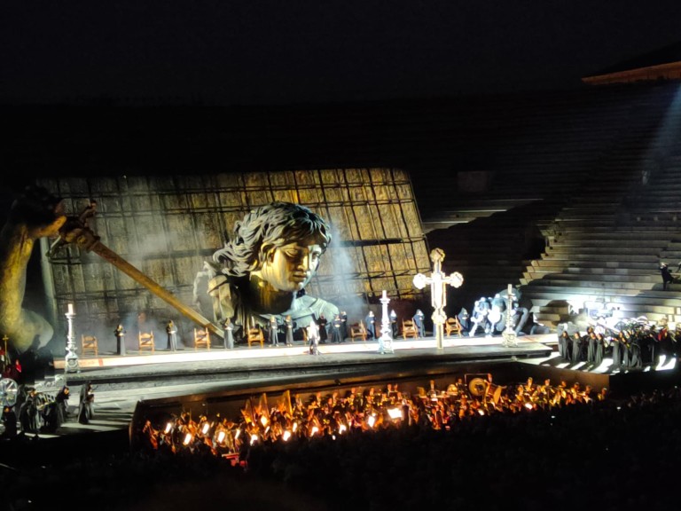 Große Oper wie auch dieser Tage in Verona bietet Vertragshilfe24 von Christoph Kirchenstein für geplagte Lebensversicherungskunden